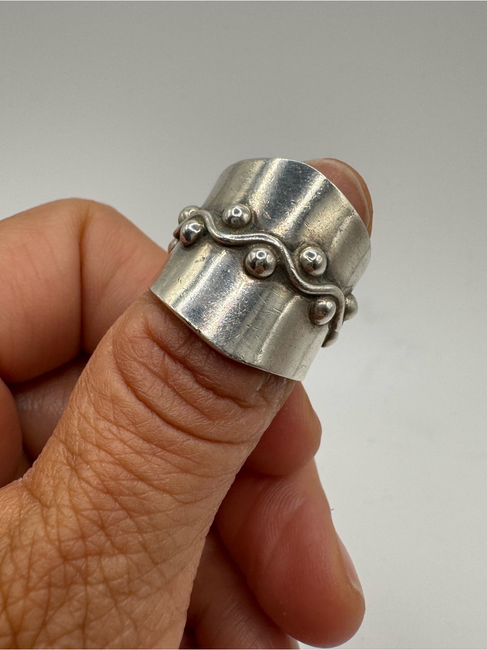Vintage Sterling Silver Wavy Bead Wide Band Ring Size 8 - Picture 5 of 12